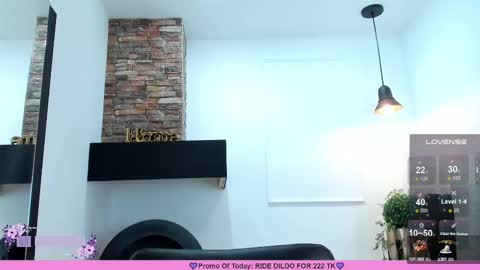 Snapshot of paulafer_ chatting on February 19, 10:53 pm online show from February 19, 10:53 pm