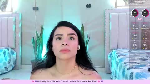 Snapshot of paulafer_ chatting on October 17, 9:52 pm online show from October 17, 9:52 pm