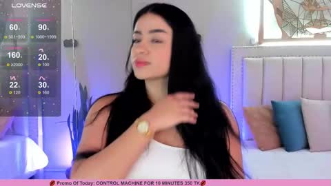 Snapshot of paulafer_ chatting on March 7, 6:43 pm online show from March 7, 6:43 pm