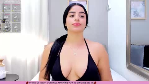 Snapshot of paulafer_ chatting on March 6, 7:43 pm online show from March 6, 7:43 pm