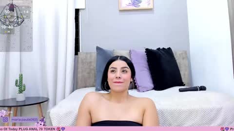 Snapshot of paulafer_ chatting on February 27, 1:52 am online show from February 27, 1:52 am