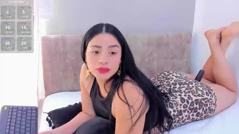 Snapshot of paulafer_ chatting on October 10, 9:08 pm online show from October 10, 9:08 pm