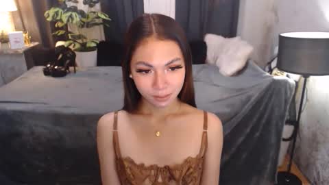 paulalawman online show from February 24, 12:02 am