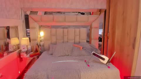 pauletejohnson online show from September 24, 5:58 am