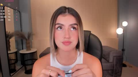 Snapshot of paulinasantosx chatting on March 12, 7:25 pm Paulina Santos online show from March 12, 7:25 pm