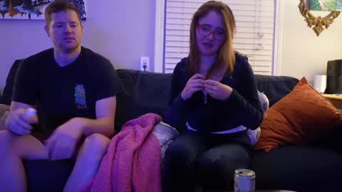 peachespunkins online show from October 5, 6:11 am