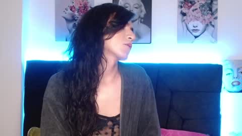 pearlatin online show from January 10, 1:21 am