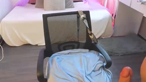 peneelopeecute online show from April 22, 10:17 pm