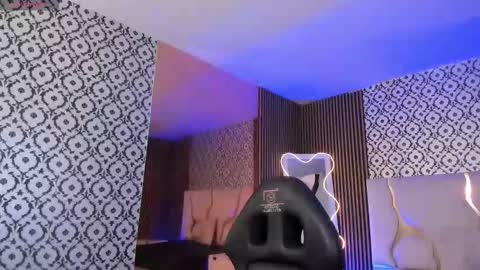 penelope online show from December 19, 3:13 am