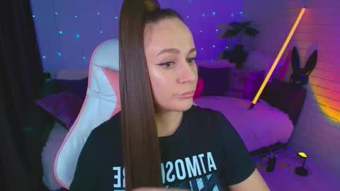 Dia  online show from October 24, 9:04 pm