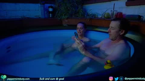 Peppermint and Dusty  online show from January 1, 3:56 am