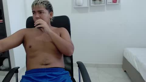 Snapshot of percibal_junior1 chatting on January 25, 11:55 am percibal_junior1 online show from January 25, 11:55 am