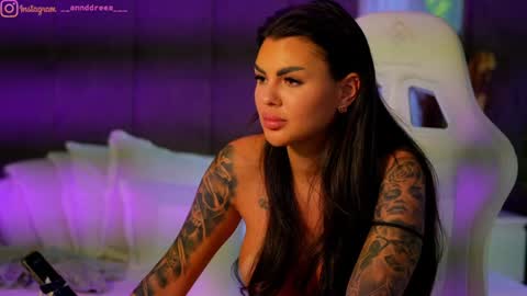 Dee online show from September 15, 2:29 pm