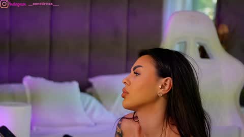 Dee online show from October 20, 11:59 am