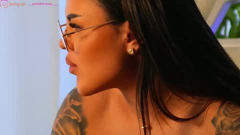 Dee online show from February 24, 12:48 pm