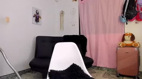 Dulce maria online show from February 13, 10:33 pm