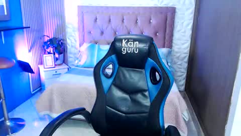 Perla online show from March 21, 4:00 pm