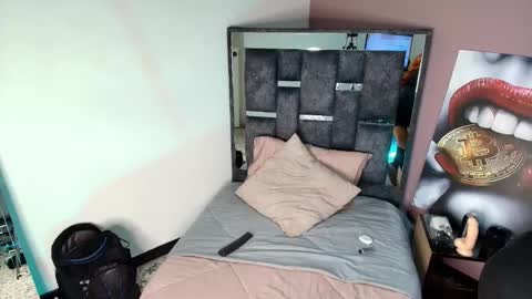 Joseph Ruiz online show from December 22, 5:58 am