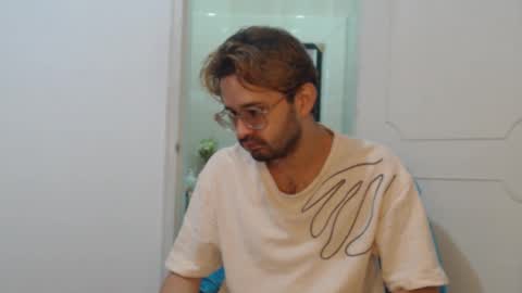 Snapshot of peter_x_annaud chatting on October 6, 11:28 am FELIPE online show from October 6, 11:28 am