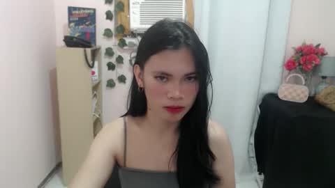 petite_pauline online show from January 15, 6:39 pm