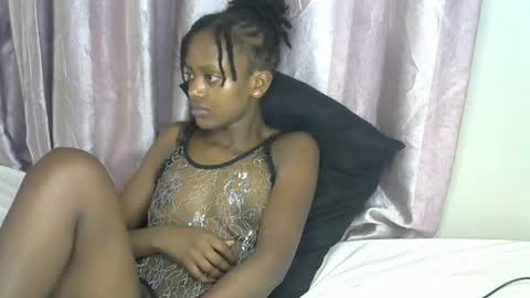 petite_star2 online show from November 15, 12:01 am