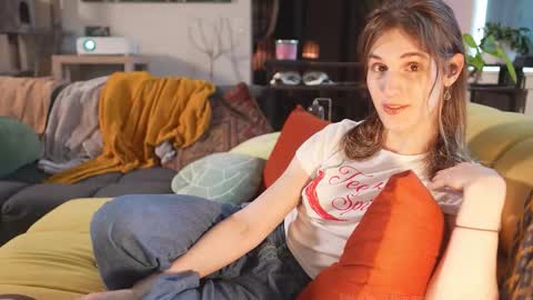 caracal online show from February 25, 11:30 pm