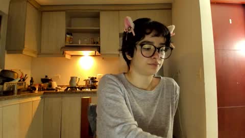 Lunna online show from February 24, 1:41 am