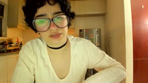 Lunna online show from February 25, 1:42 am