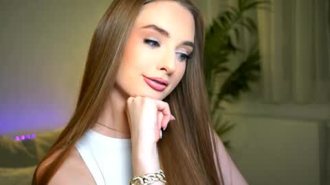 Petitegonwiild online show from May 5, 6:46 pm
