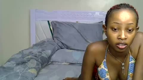 petitenoirr online show from June 27, 5:30 pm