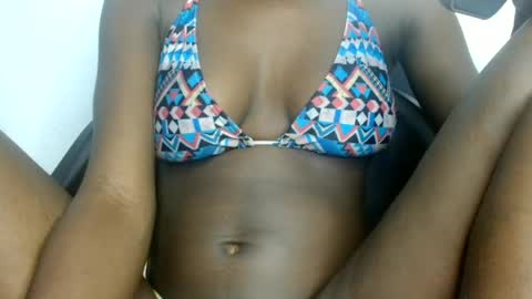 petitgirl88 online show from June 25, 5:56 am