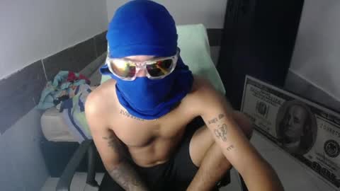 petty_boy777 online show from May 3, 4:13 pm