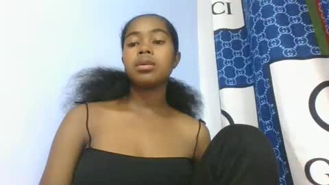 phania185885 online show from March 2, 8:32 am