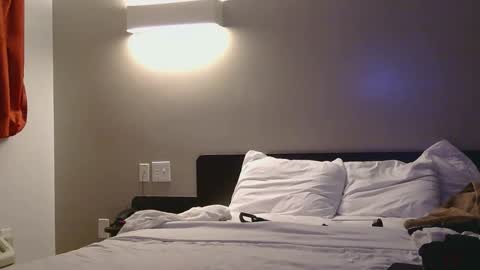 phantompig online show from December 18, 9:37 am