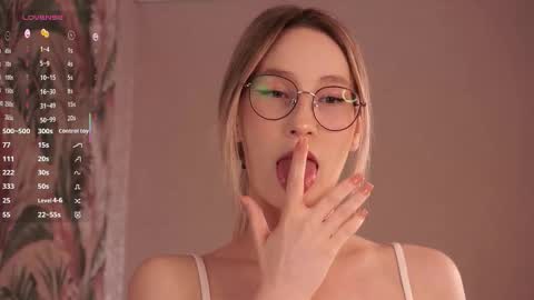 Bella online show from September 20, 8:12 pm