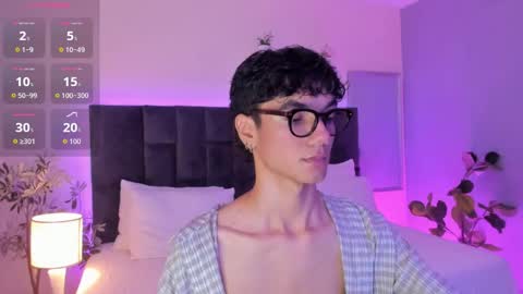 Phillip online show from November 22, 10:51 pm