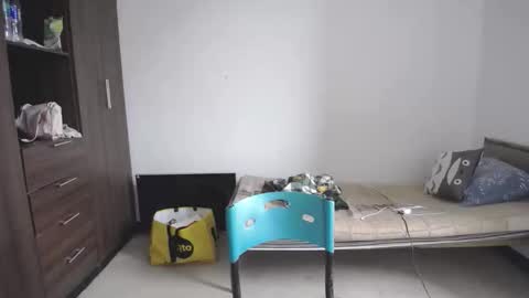 izzy online show from April 8, 7:17 pm