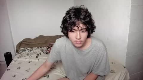 picaszomilos350 online show from November 15, 5:47 pm