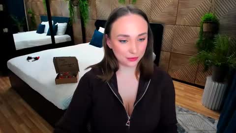 Snapshot of pieceofinspiration chatting on October 22, 7:48 pm Emelie online show from October 22, 7:48 pm