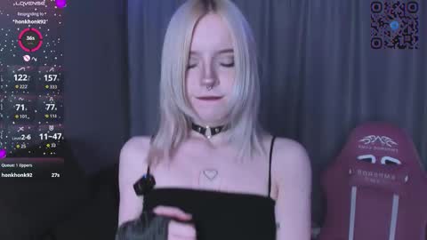 piginnya online show from December 3, 3:45 pm