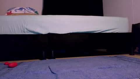 pikashuu7u7 online show from November 3, 8:37 am