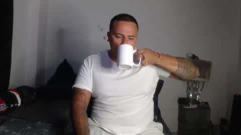 Snapshot of pikoro_gomez chatting on February 28, 12:21 am pikoro_gomez online show from February 28, 12:21 am