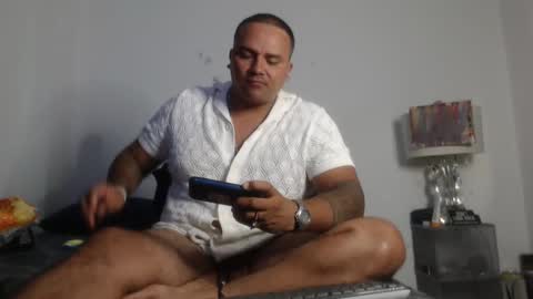 Snapshot of pikoro_gomez chatting on February 2, 7:41 am pikoro_gomez online show from February 2, 7:41 am