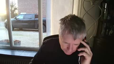 piloontje online show from December 1, 8:01 am