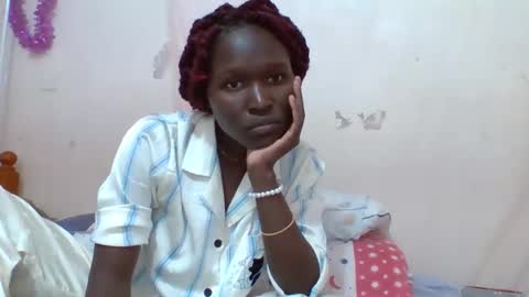 pinah1997 online show from April 8, 9:56 am