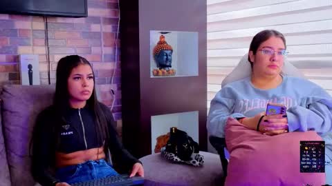 pink_as online show from February 16, 1:31 pm