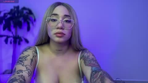KELLY  online show from August 3, 10:27 pm