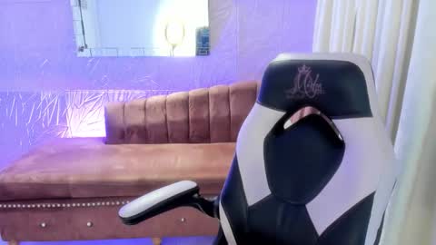 isabella online show from April 30, 8:57 pm