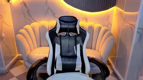 pink_tattoo_b online show from November 28, 7:54 pm