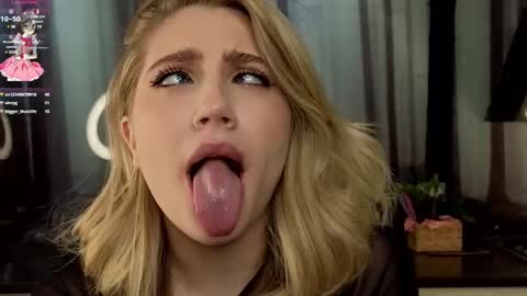 Adele online show from February 19, 1:28 pm